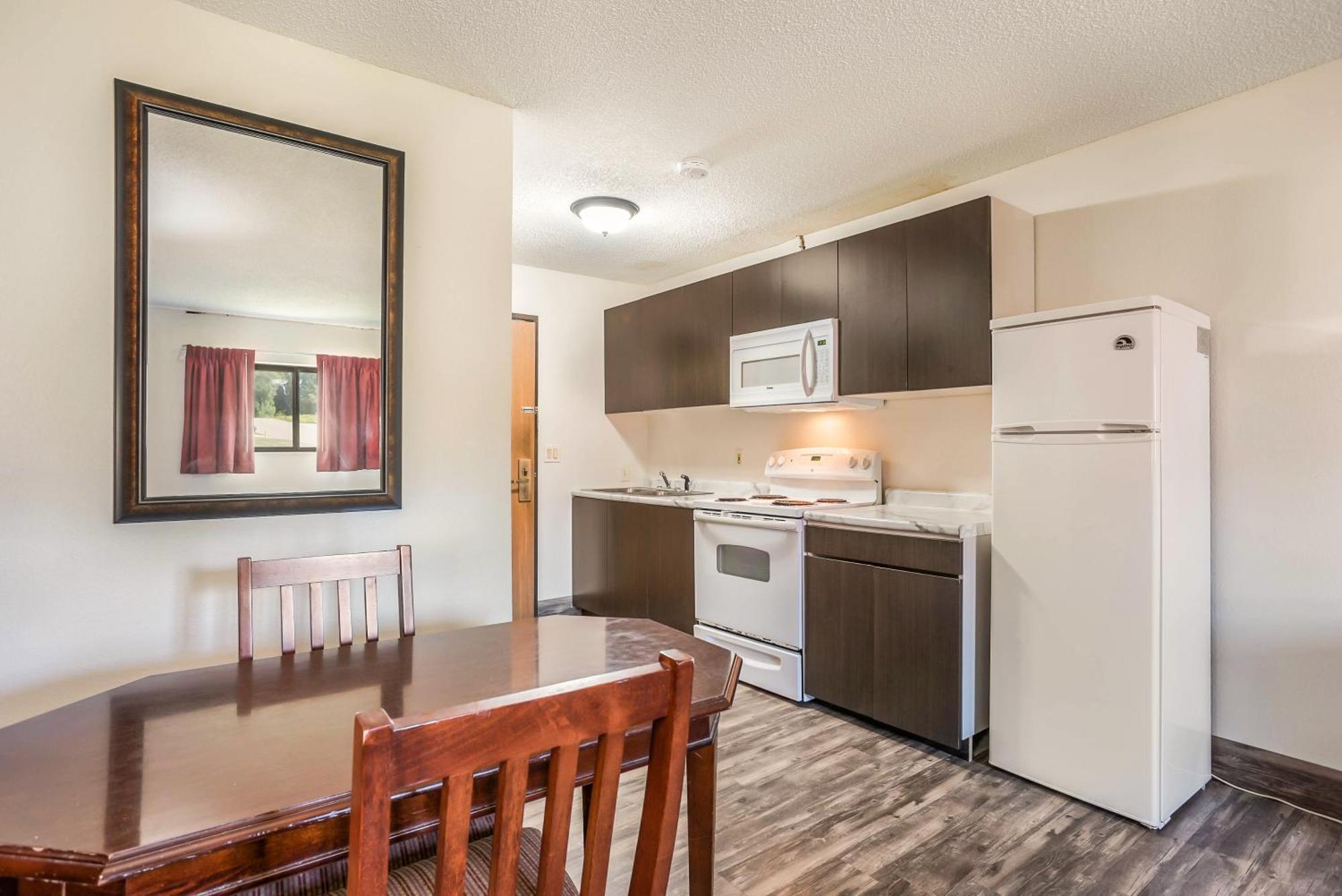 Econo Lodge Cedar Rapids Zimmer foto