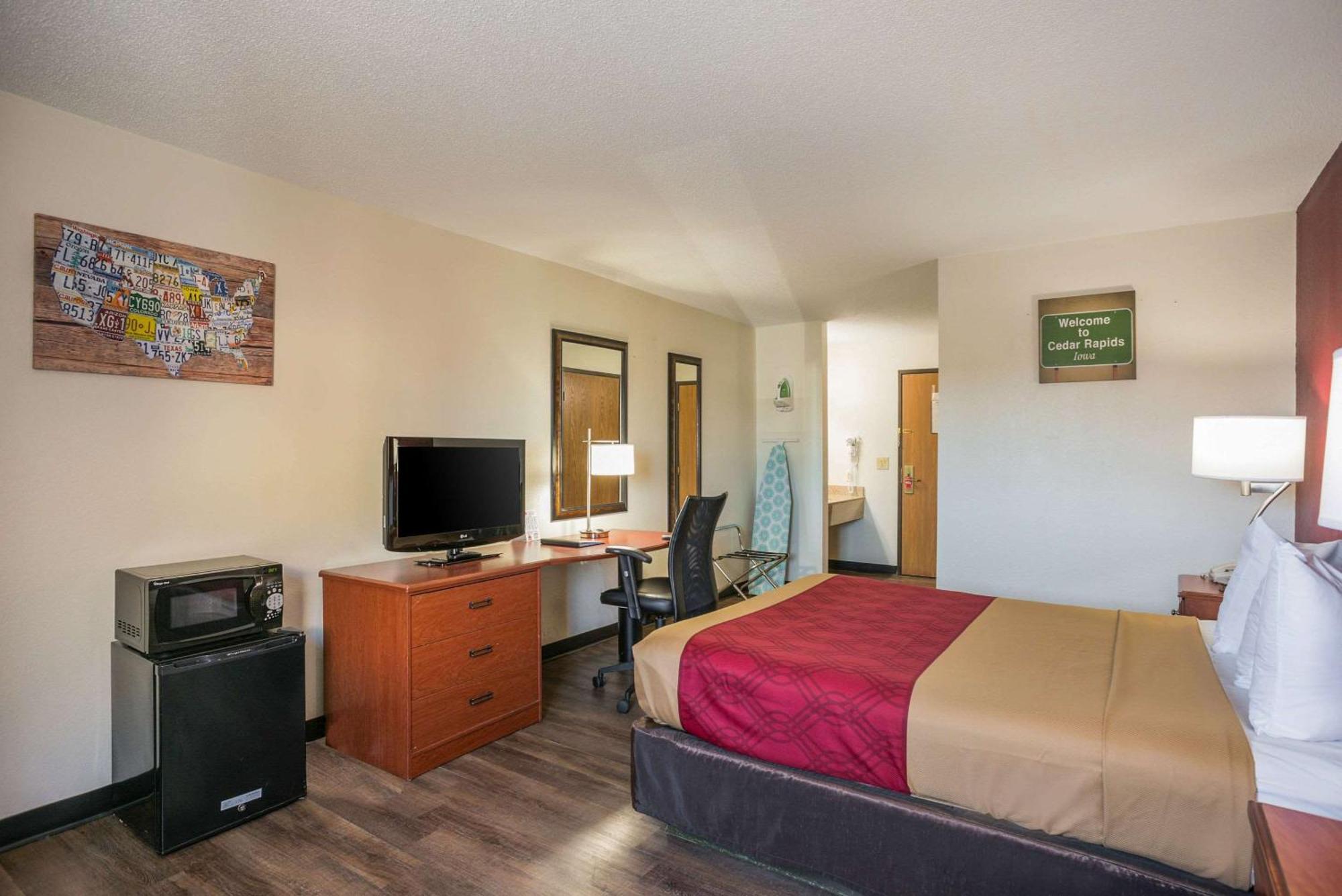 Econo Lodge Cedar Rapids Exterior foto